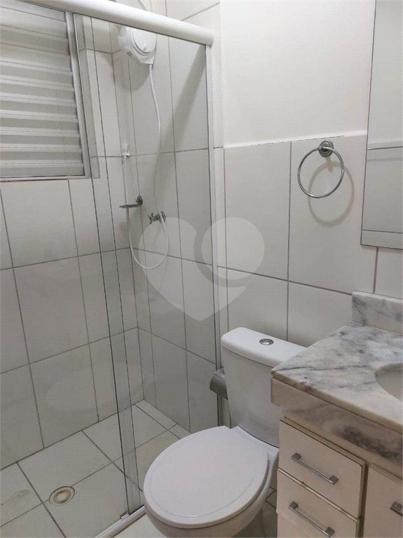 Apartamento no Condomínio Mont Vernon .