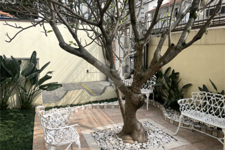 Apartamento de 01 dormitório com terraço e vaga perto do metrô