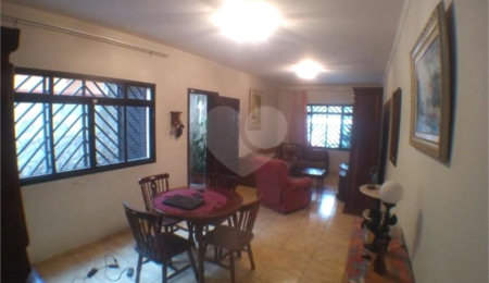 Sobrado à venda com 4 quartos, sendo 2 suítes,  em Jabaquara, São Paulo, SP