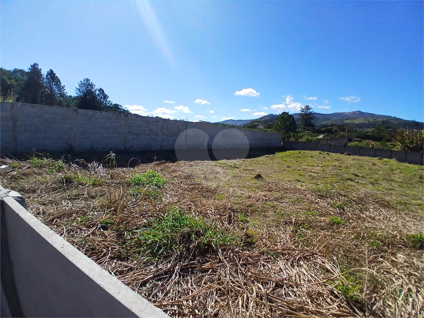 Terreno a venda no Jardim Estância Brasil com 1400m²