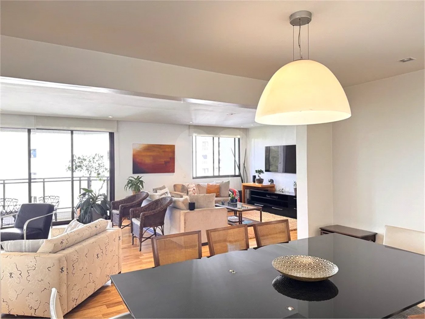 Higienópolis: Apartamento de 350 m2, 4 suítes, 5 vagas.