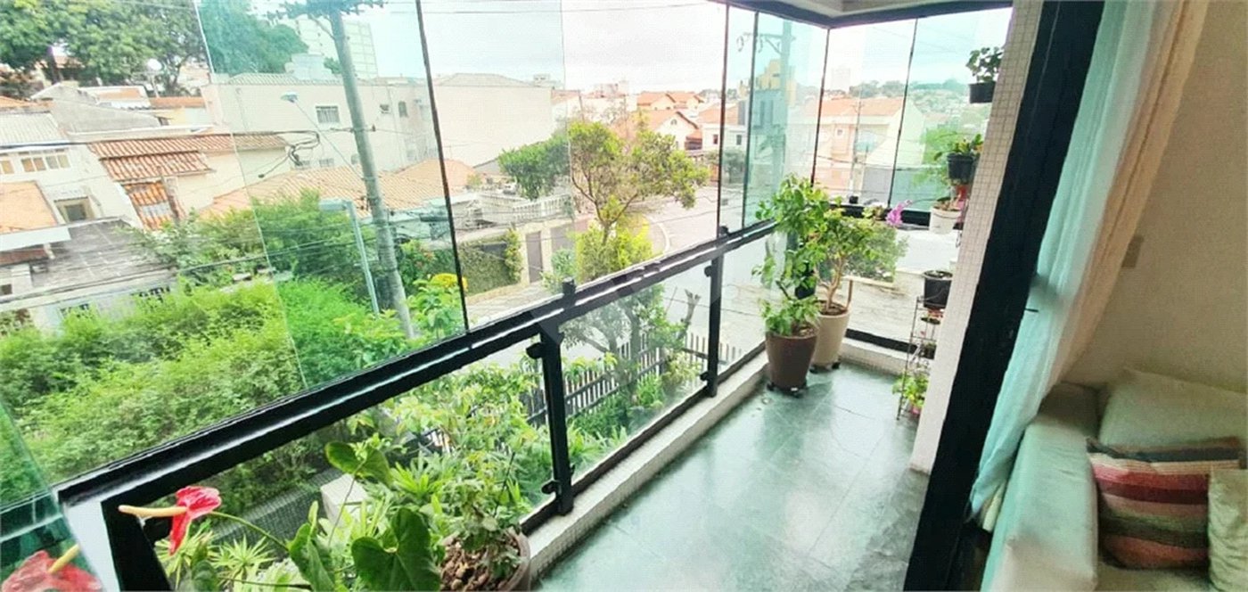 Apartamento à venda no Planalto Paulista de 147m² com 3 suítes e 3 vagas.