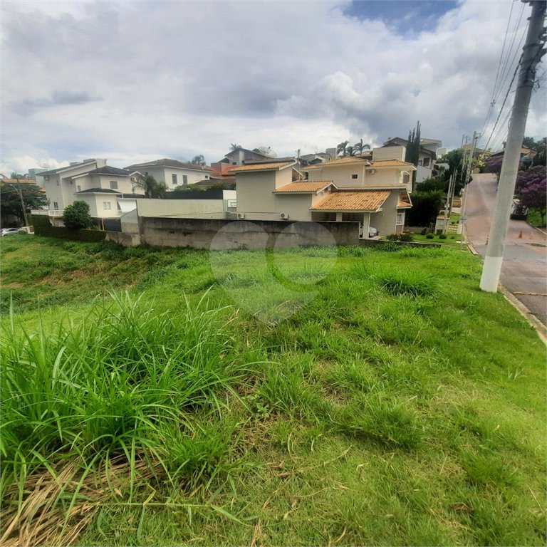 Lindo terreno a venda no condomínio Villaggio Capriccio