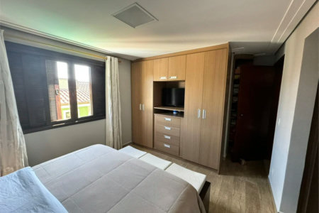 Casa à venda com 3 quartos, sendo 1 suíte, no condomínio Residencial Jardim das Flores 1510, Cotia - SP