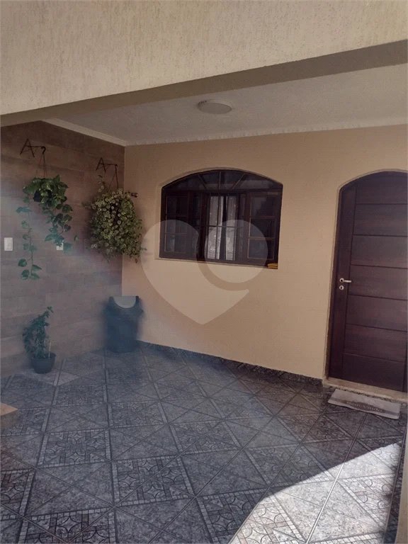Casa com 180m² , 3 dormitórios , sendo 1 suíte , 2 vagas , à venda em Itaquera