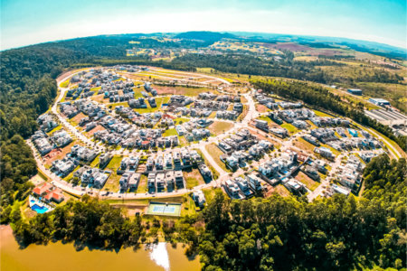 Sobrado à venda em Itupeva – 421,80 m² de terreno – 254,28 m² de área construída – 3 dormitórios – 4 banheiros – 4 vagas de garagem
