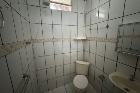 Casa á venda, com 2 Dormitórios e Edícula, em São Carlos-SP.