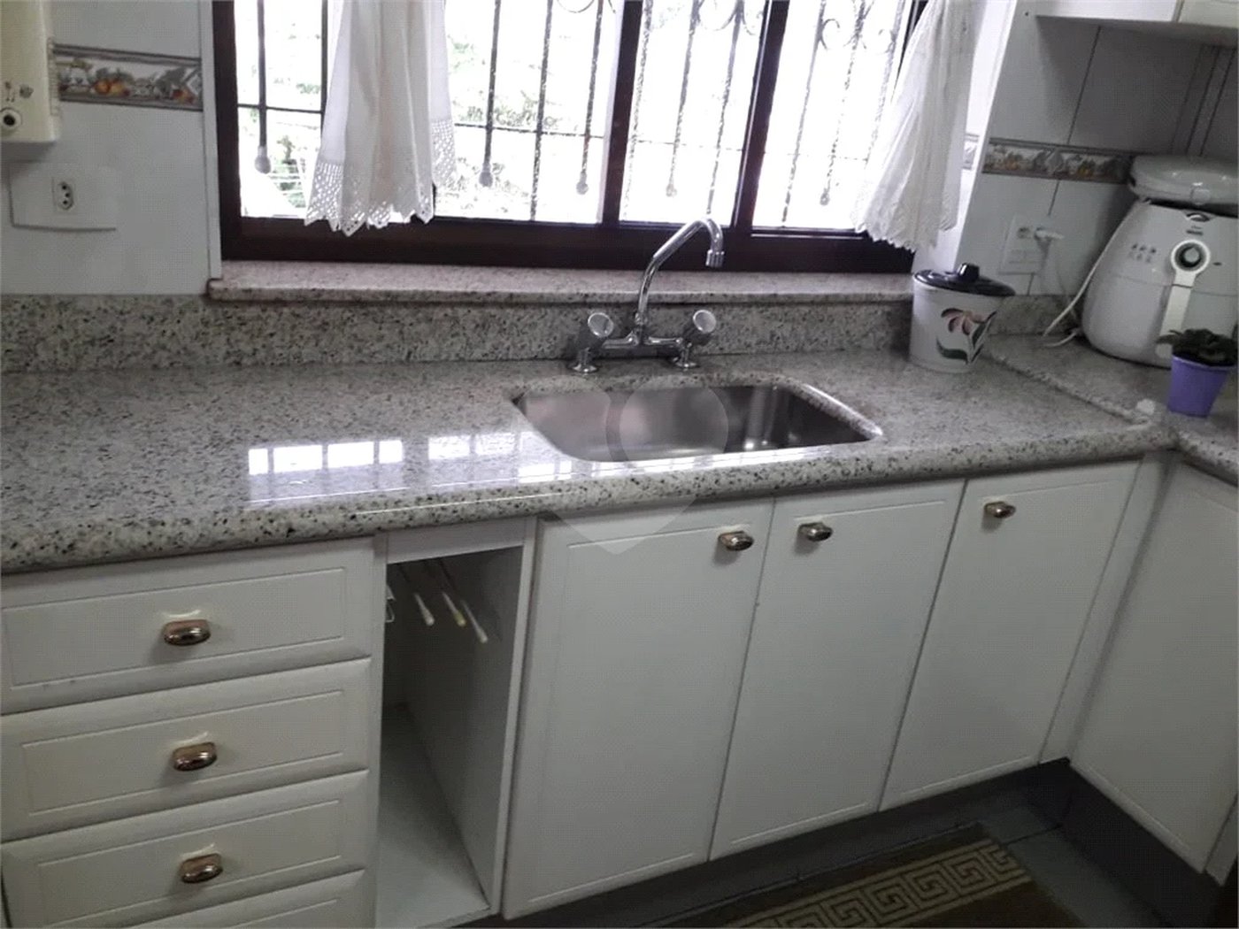 SOBRADO AMPLO COM 4 DORMITORIOS VISÃO PARA SERRA