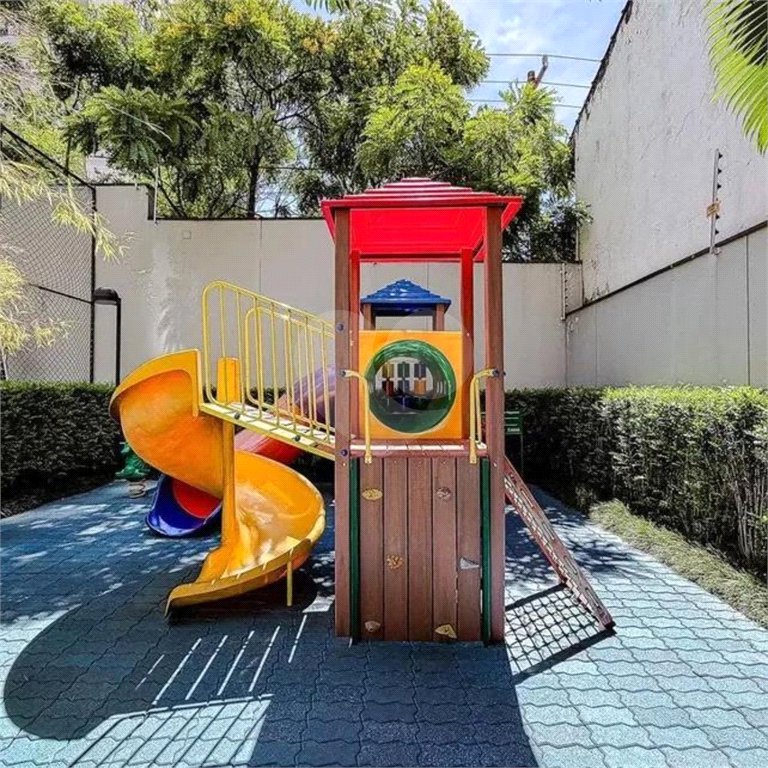 Apartamento no Ipiranga de 94m2 com 2 dorms, 1 suíte, 3 banheiros, 2 vagas. Estuda permuta.