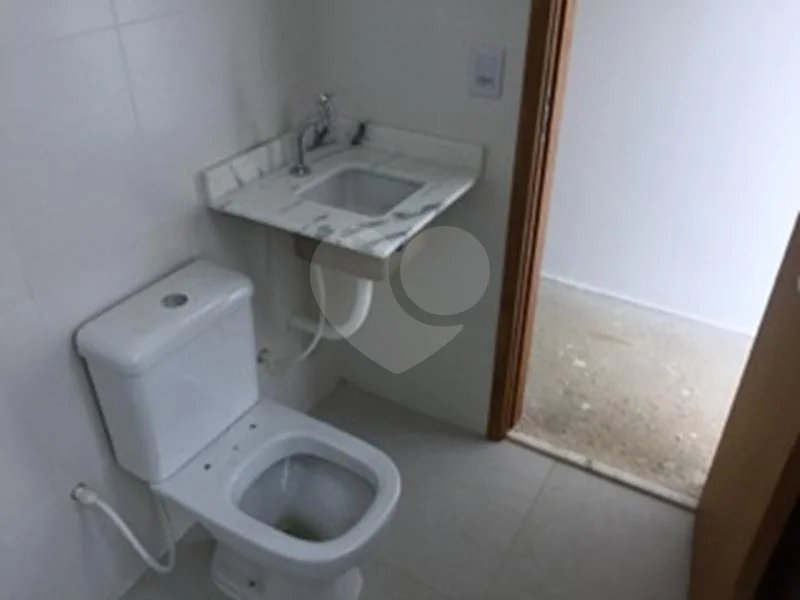 Sobrado novo nunca habitado.