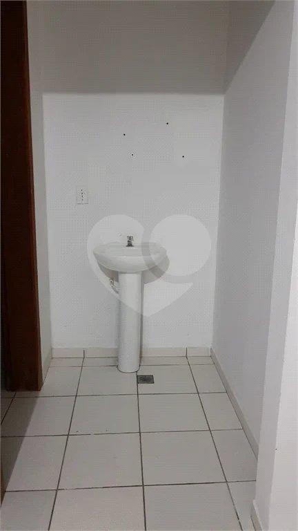 sala comercial_Jardim Bom Principio- Indaiatuba-SP. AU 60m2 valor locacao R$880,00 mais valor iptu.