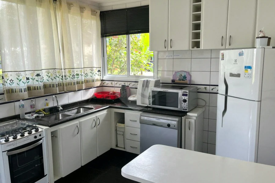 Casa à venda com 6 quartos, sendo 5 suítes, em Morada da Praia, Bertioga, SP