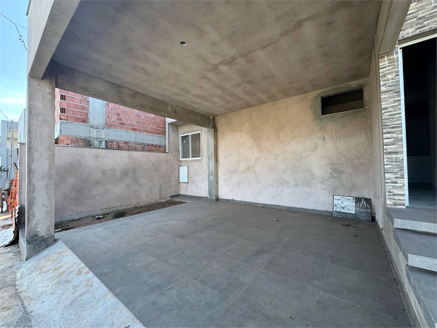 Casa em condominio em reta final de obras