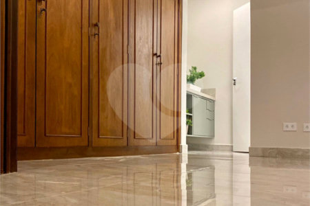 Apartamento 1 Dormitório à Venda na Rua Frei Caneca