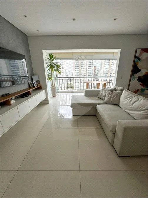 Apartamento de 106 m² no Auge Home Resort, porteira fechada, com 3 dormitórios, 1 suíte, varanda gourmet, 2 vagas, depósito e lazer completo.