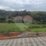 Terrenos de 300 metros em condomínio fechado e prontos para construir na região de Atibaia