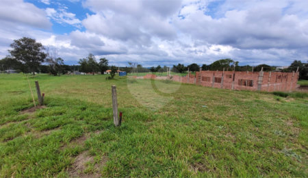 Terreno à venda no condomínio Vila Pinhal, Itirapina - SP