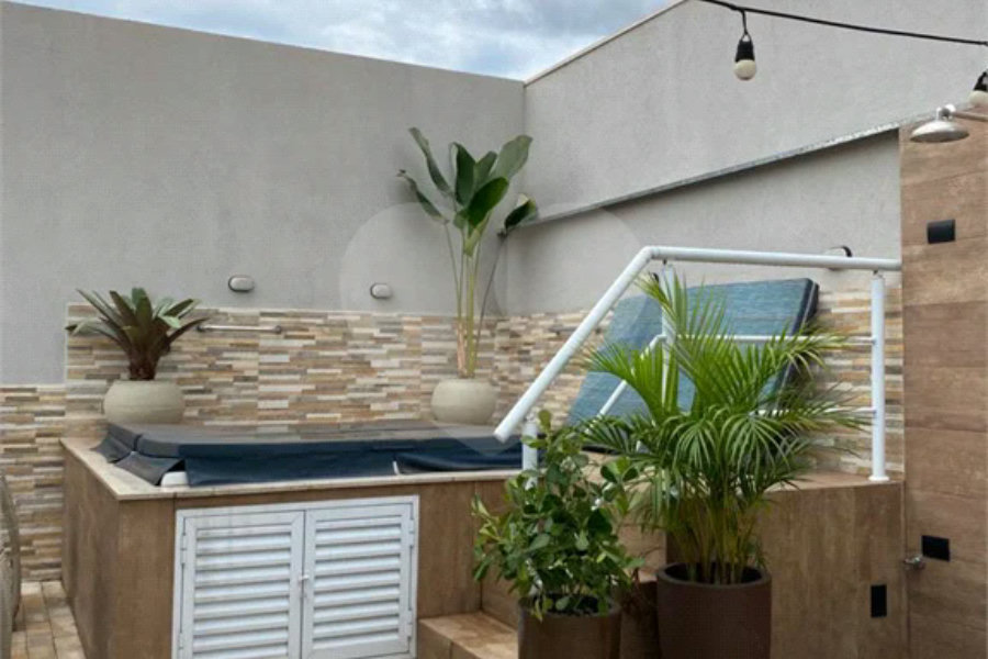 Casa à venda e locação no Condomínio Monte Alegre com 04 suítes.