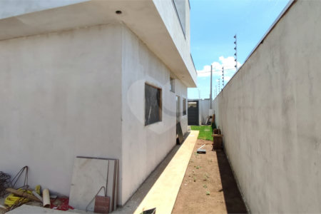 Casa à venda de 2 dormitórios em São Carlos, no bairro Arcoville.