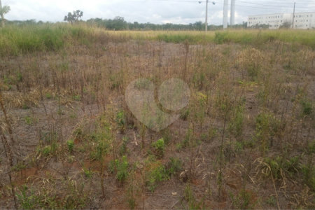 Lote no Jardim do Bosque, aceita financiamento ou aquisição de terreno e construção .
