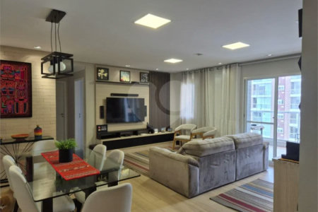 Apartamento reformado de 92 m² no Baeta Neves, com 2 dormitórios, 1 suíte, sala ampliada, área gourmet, 2 vagas, planejados e lazer completo.