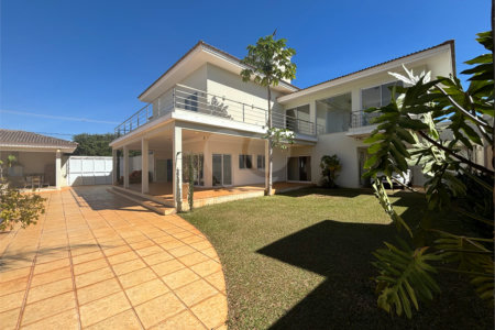 Casa á venda condomínio Damha I