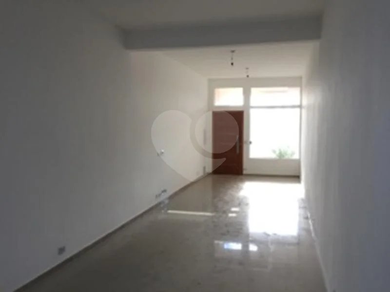 Sobrado novo nunca habitado.
