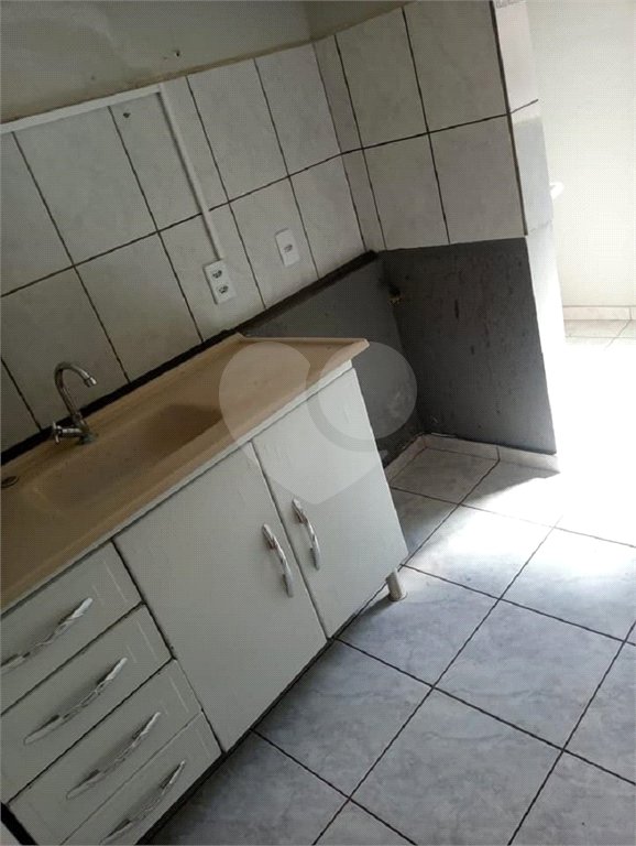 Apartamento no Condomínio Residencial Jardim das Torres.