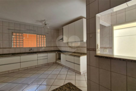 Casa sofisticada à venda em bairro nobre de Atibaia | 3 dormitórios | 408 m²