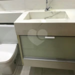 APARTAMENTO MOBILIADO EM FRENTE AO SHOPPING 02 DORMITÒRIOS