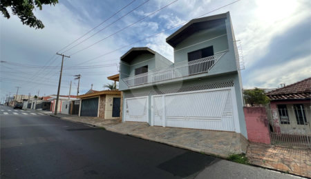 Sobrado à venda com 5 quartos, sendo 3 suítes,  no Centro, São Carlos, SP