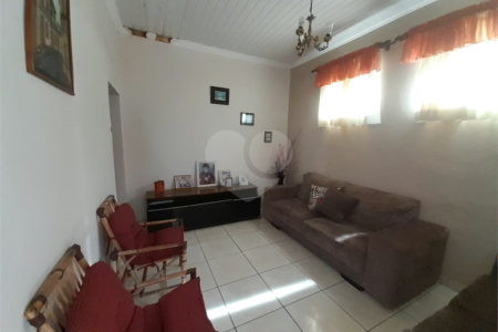 Casa à venda na Rua José Bonifácio - Vila Prado, São Carlos