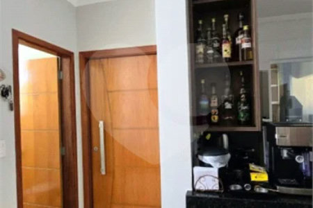 Casa em condomínio Alvorada em Araraquara com 3 dormitórios e piscina