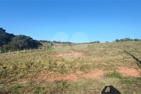 Terreno em Atibaia com 360 m² condomínio fechado com ampla área de lazer