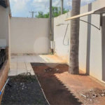 Casa térrea para venda em Araraquara/SP.