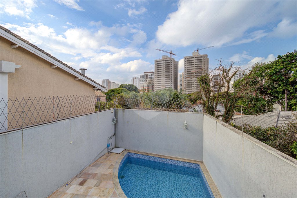 Sobrado à venda com 4 suítes em Jardim Prudência, São Paulo, SP