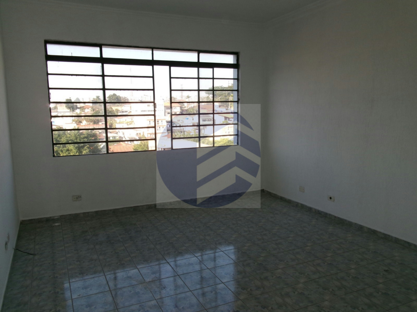 Excelente Sala Comercial para Locação – 23,5 m² na Av. Eid Mansur Cotia
