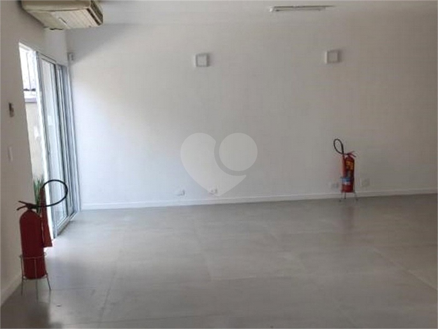 Casa Comercial na Vila Mariana, 400m², próximo metrô, 3 vagas, locação e venda