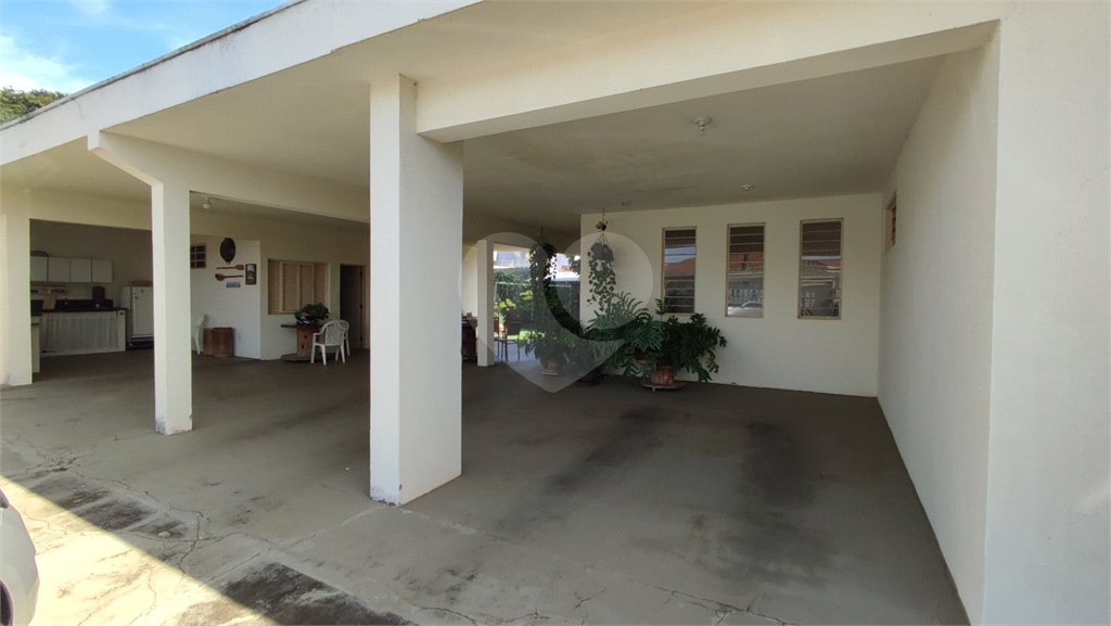 Casa à Venda de 3 dormitórios em São Carlos, no bairro Parque Santa Marta