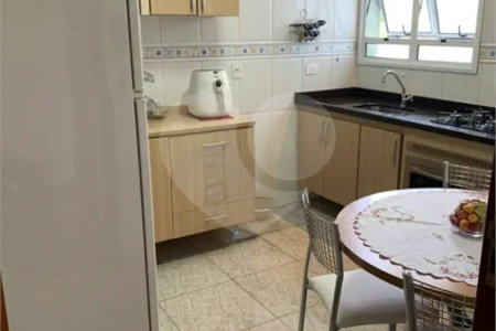 Apartamento em Atibaia com 2 dormitórios (1 suíte), 1 vaga de garagem, elevador, área de lazer com piscina