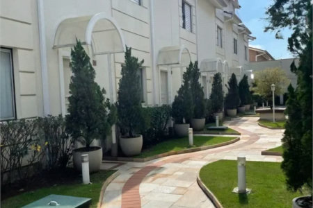 Casa à venda com 3 quartos, sendo 1 suíte, no condomínio Villas de São Francisco, São Paulo - SP