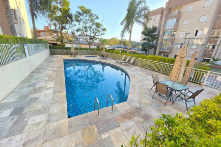 Magnífico Apartamento – Vista Amaralina | 02 DORMS | VARANDA C/ VISTA LIVRE | PISO LAMINADO | PISCINAS | 1 VAGA LIVRE | ISENTO IPTU !!!!