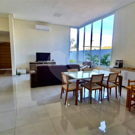 Casa térrea no Condomínio Alphaville Ribeirão III