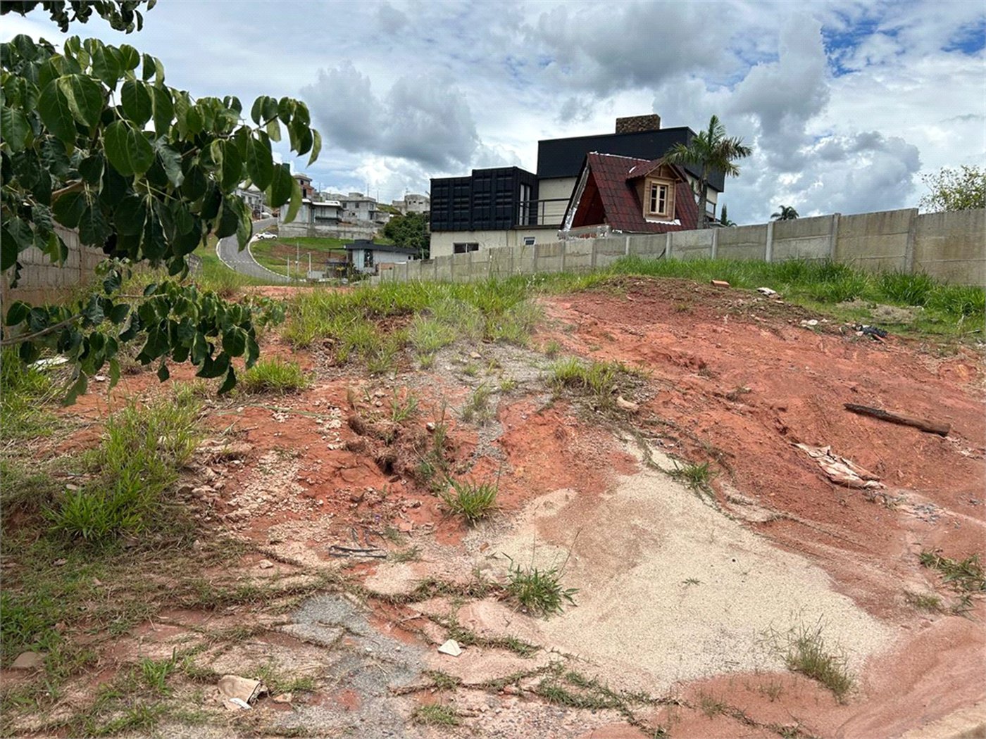 Terreno à venda no condomínio Altos da Floresta, Bom Jesus dos Perdões - SP