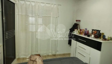 Chácara à venda com 4 quartos, sendo 1 suíte,  em Chácara Leila, São Carlos, SP