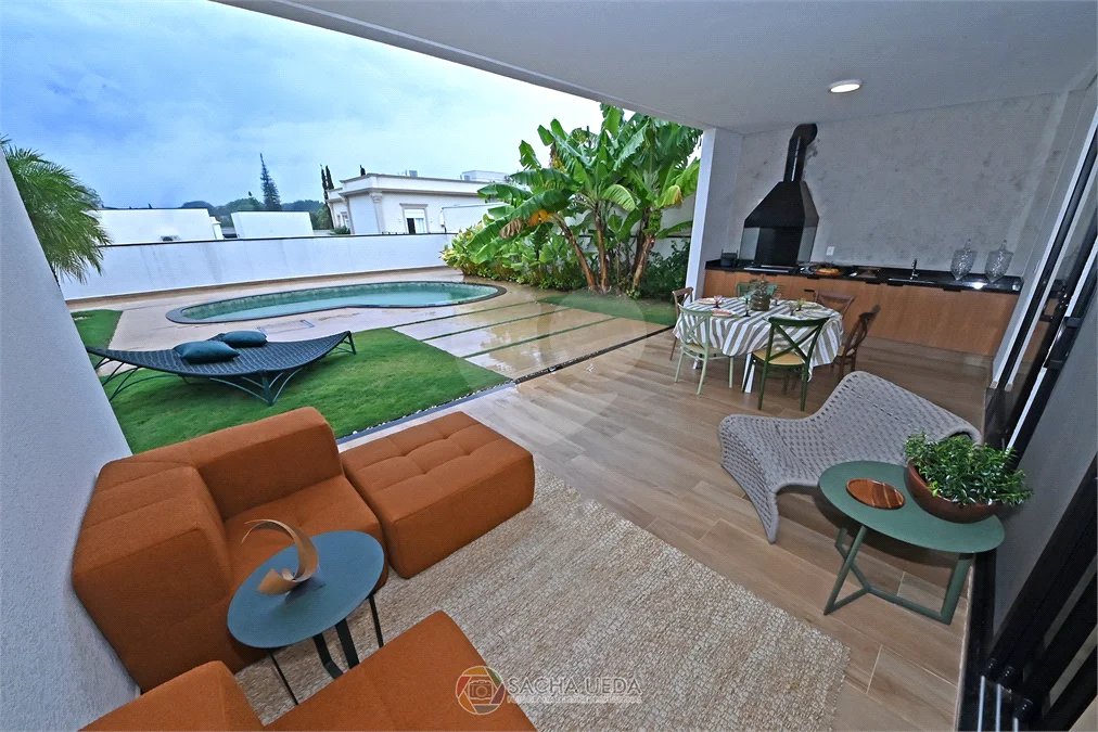 Indaiatuba - SP - Condomínio Helvetia Park - 490 m² Terreno - Sobrado com 307 m² de Área Construída - Escritório com móveis planejados - Sala de estar e jantar ampla e integradas - Cozinha planejada completa, com eletrodomésticos (cooktop, forno, coifa, geladeira, microondas) - Lavanderia