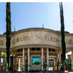 Maison Du parc- condominio de altissimo padrão - lote plano com 495,00 ms- R$ 1.920.000,00 - condominio - R$ 1.100,00 - iptu - R$ 800,00 - Área de lazer: Quadra de Tênis - Quadra Poliesportiva - campo de Futebol - Quadra de Squash - Academia - Playground - Sistema de Segurança 24hs com cerca elétri