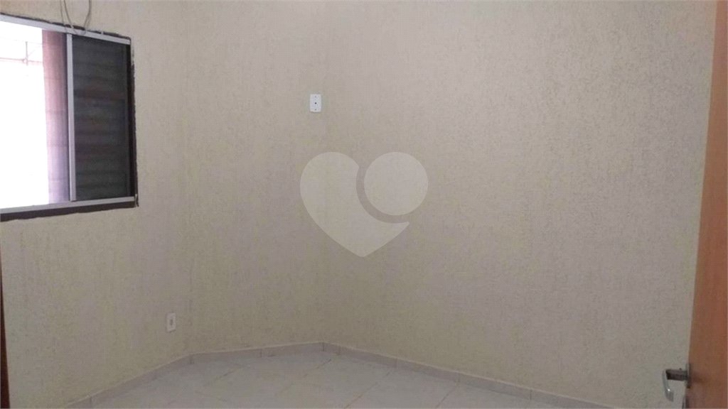 Casa térrea para venda em Araraquara/SP.