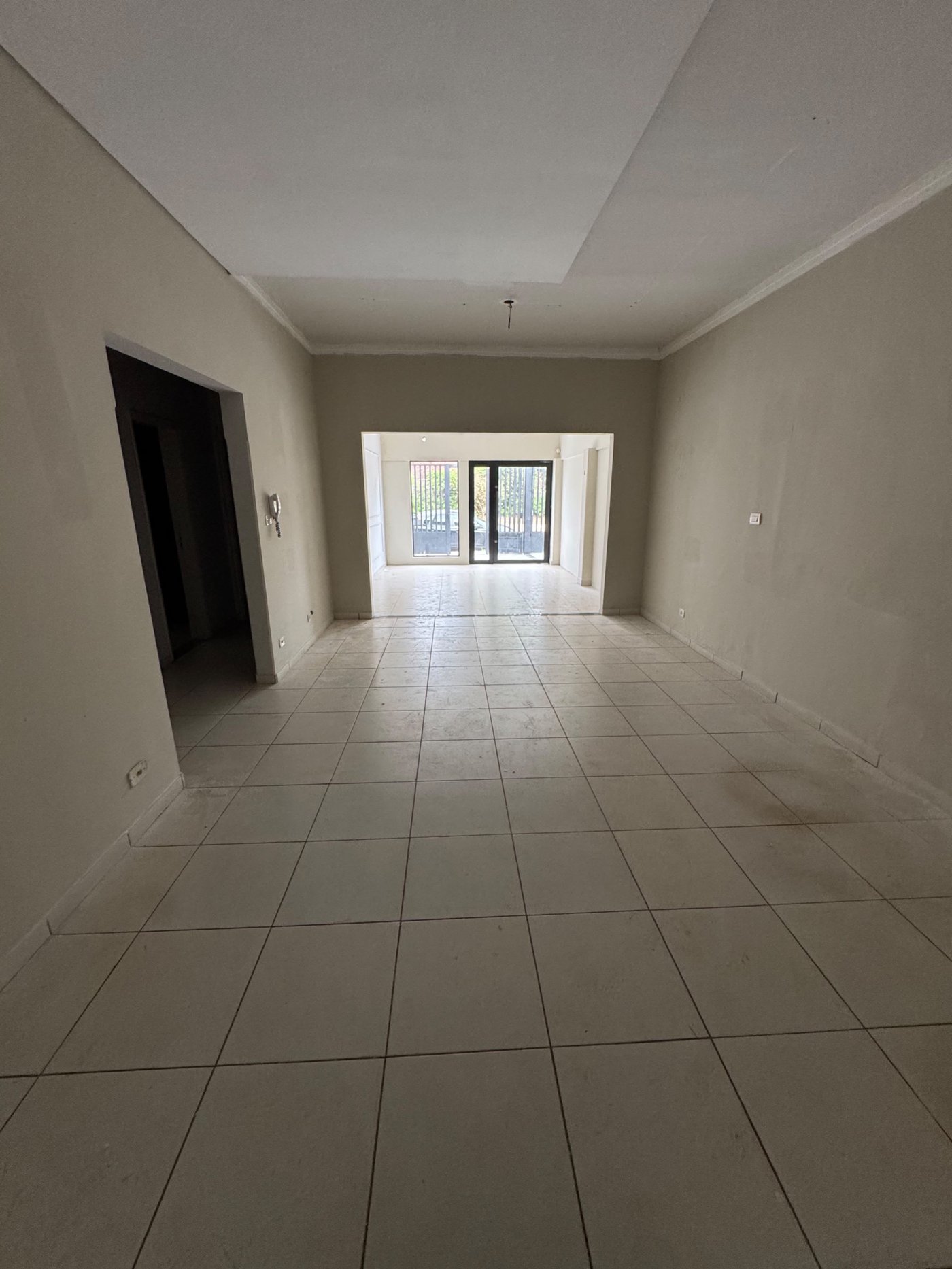 Casa para alugar com 3 quartos, sendo 1 suíte,  em Santos Dumont, Três Lagoas, MS
