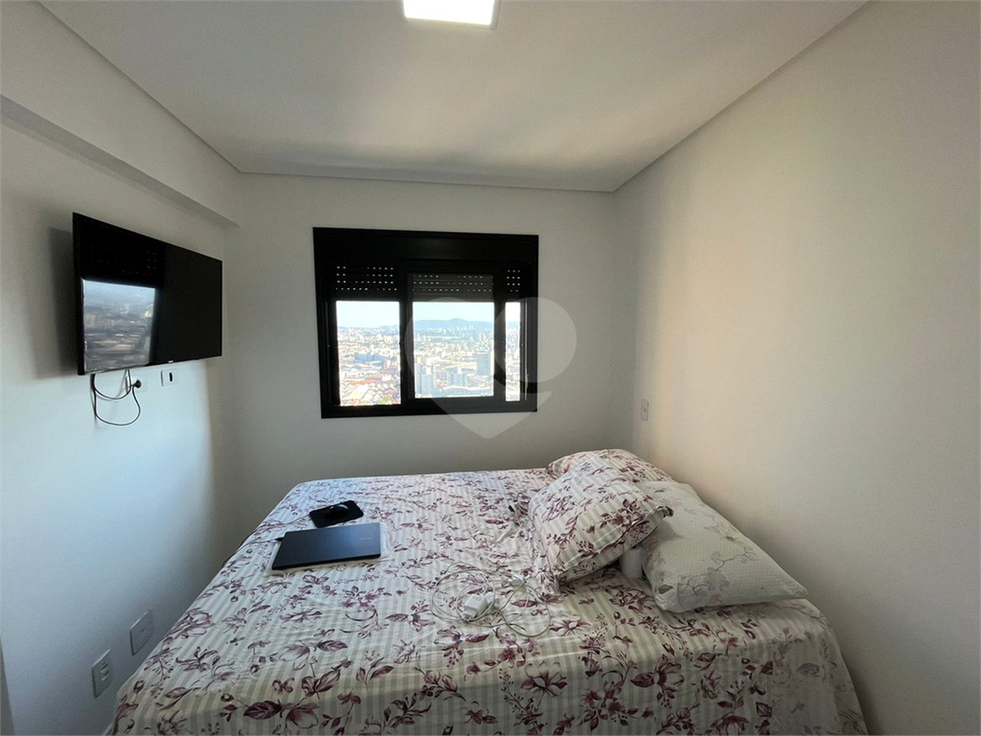 Apartamento no Brás repleto de lazer com 50 m² com 2 dormitórios e 1 vaga, Estuda Permuta